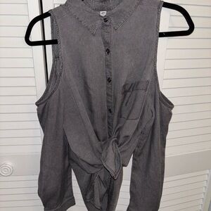 BP Gray Sleeveless Button-Down Shirt